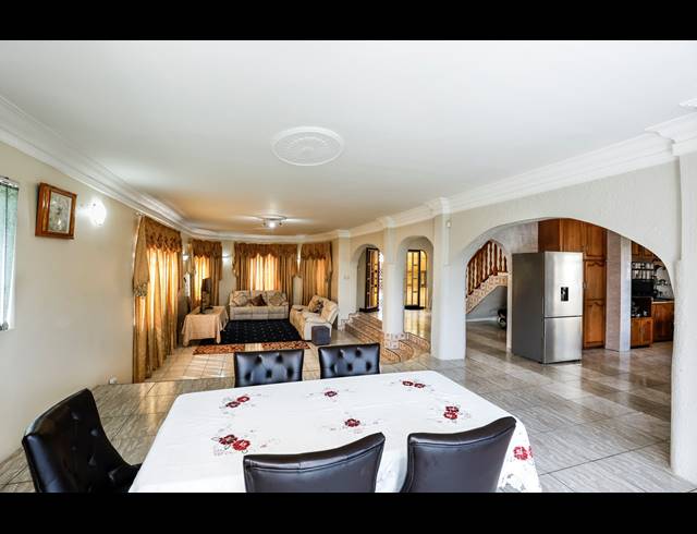 4 BEDROOM HOUSE FOR SALE IN NEWLANDS WEST